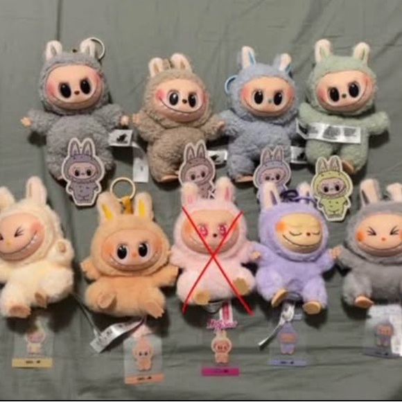 Labubu - Picture 2 of 2